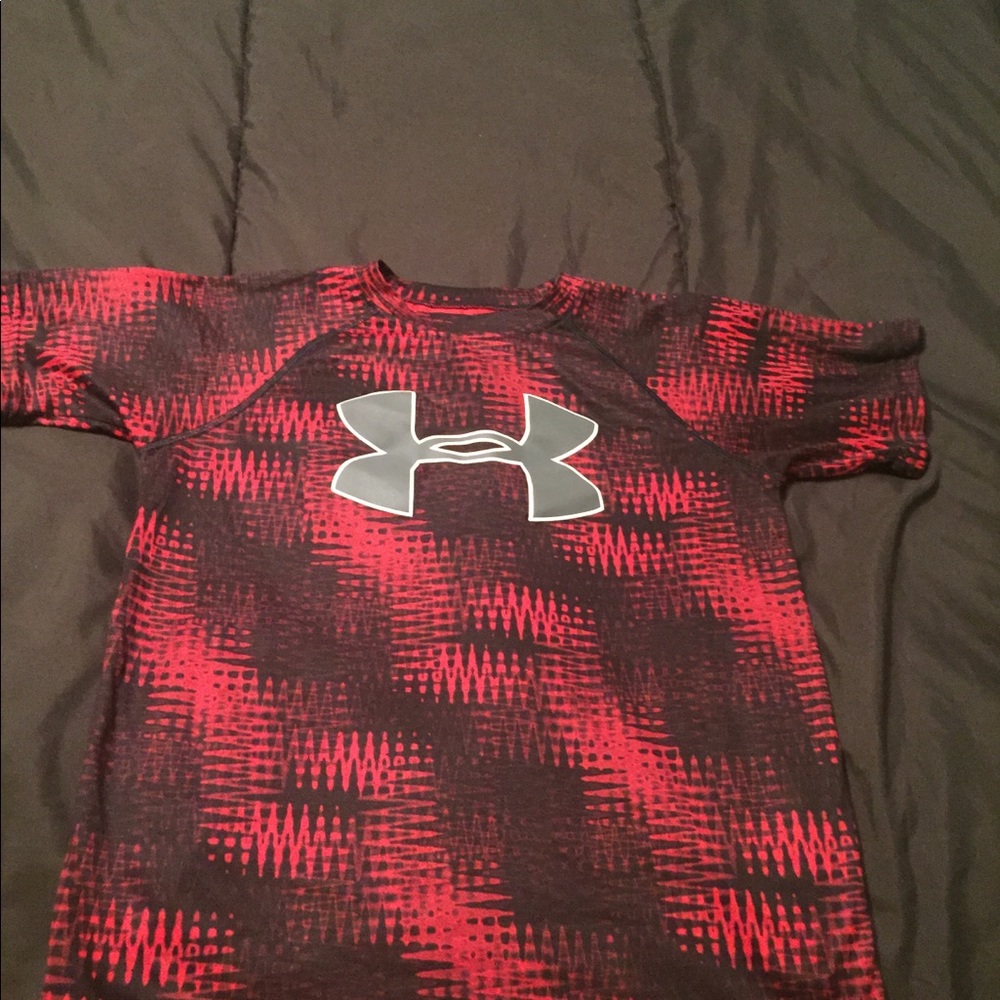 Boys Under Armour TShirt Youth Medium